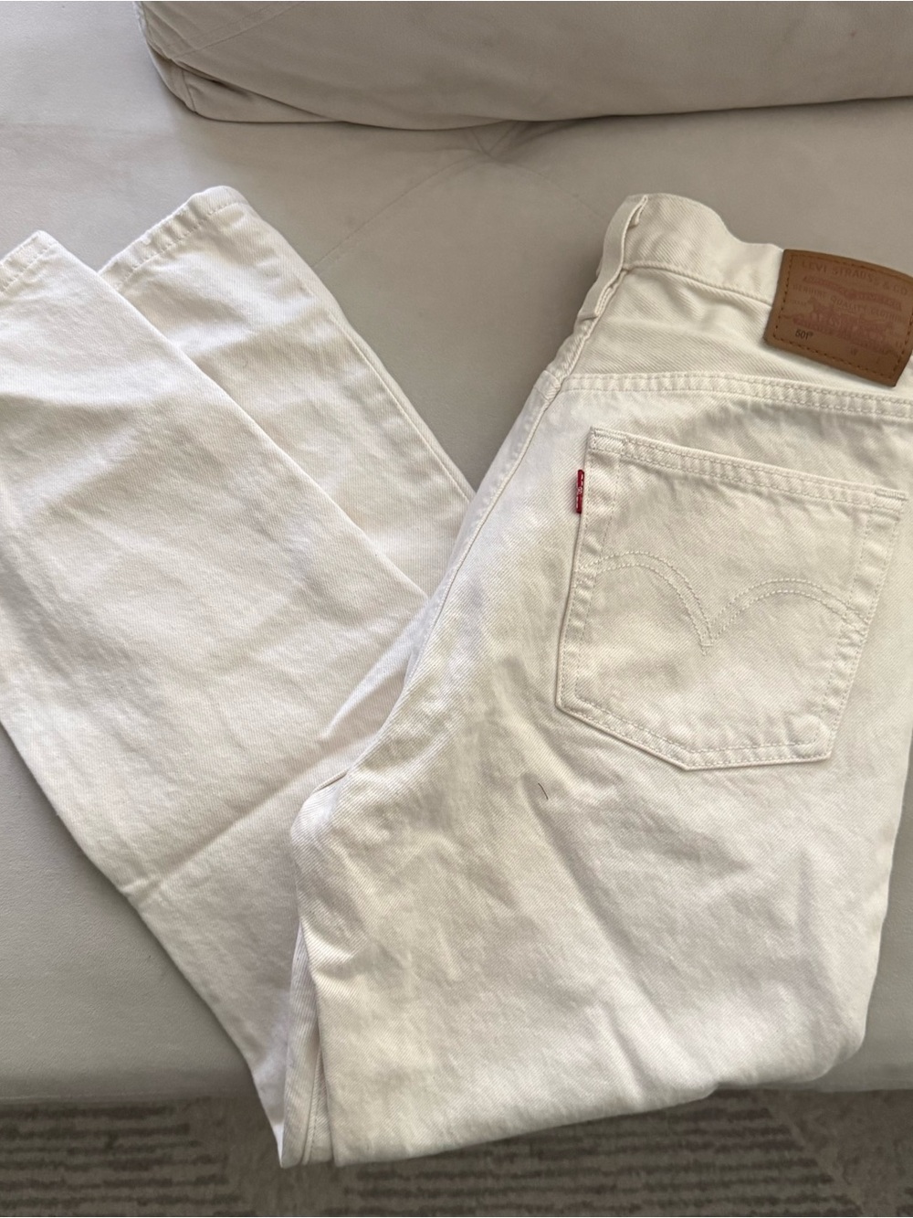 Women’s cream levi Jeans